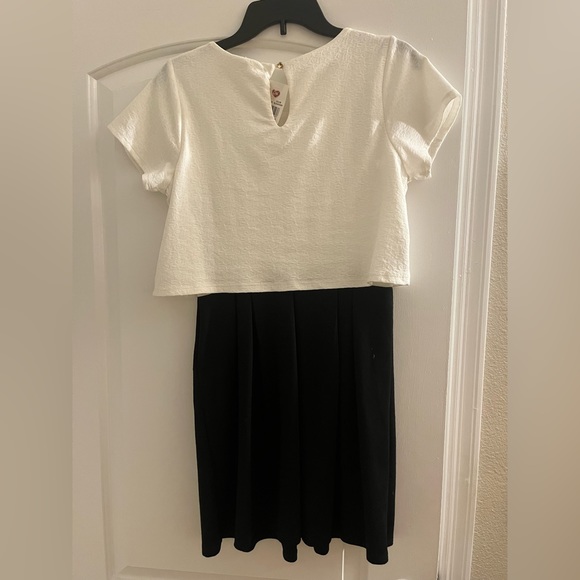 Black and white overlay dress - Picture 3 of 3